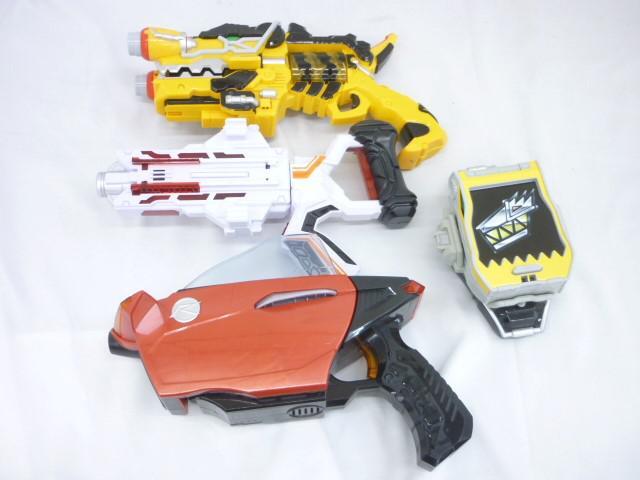 変身銃 ガブリボルバー | スーパー戦隊おもちゃウェブ｜バンダイ