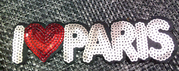 《輝メタ赤心パリ愛》赤ハート■新品『パンコール加工』フランス PARIS パリ 刺繍ワッペン◆音楽◇旅行 観光 ファッション『洋服DIY』