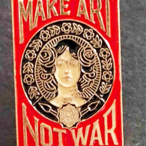 《美女肖像画UK反戦芸術》■新品『MAKE ART NOT WAR』(戦争ではなく芸術をつくろう)■ ピンバッジ バッチ■平和 反戦 イギリス UK