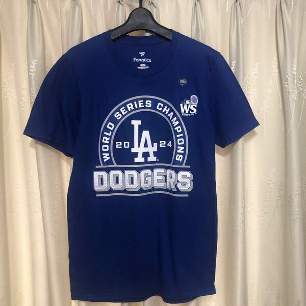 新品 ドジャース ワールドシリーズ優勝記念Tシャツ 選手サインプリント Sサイズ