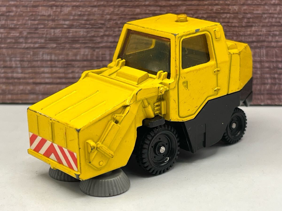 KATO 路面清掃車ミニカー 1/73 Yahoo!オークション -「路面清掃