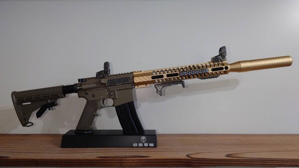 精巧1/2スケール ミニチュア M4a1 RISカスタム品 タンカラー