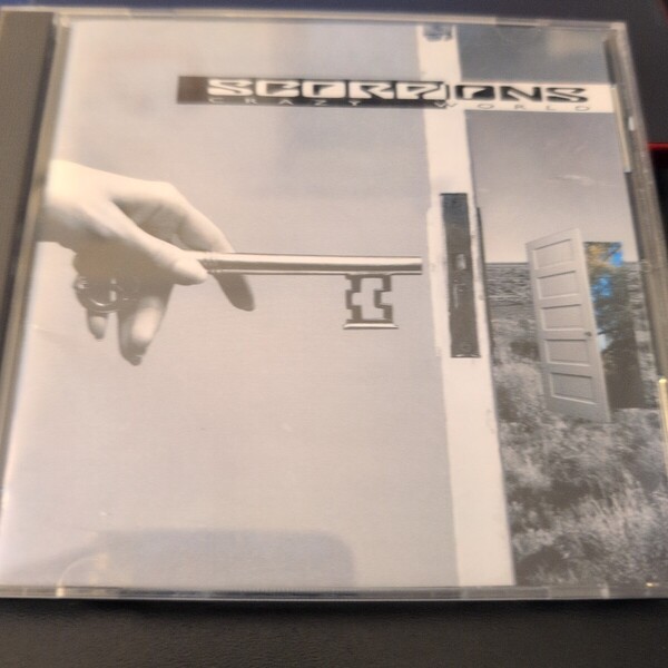 クレイジーワールド/スコーピオンズ SCORPIONS