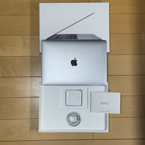 【送料無料】MacBook Pro 2019 13.3インチ USキーボード Touch Bar&ID スペースグレー USB-C 4ポート Core i5 2.4G 8GB 256GB Retina 0205