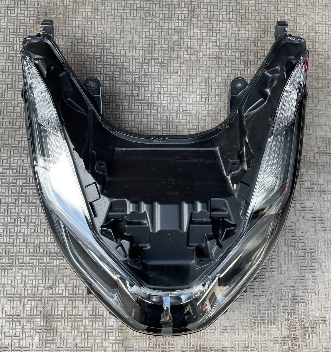 Yahoo!オークション -「pcx」(ヘッドライト) (純正品)の落札相場 Yahoo!オークション -「pcx」(ヘッドライト) (純正品)の落札相場