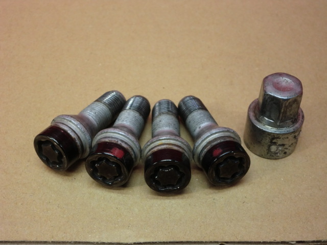 [Rmdup50277] BMW Mini колесо блокировка болт б/у серебряный M14x1.25 (R55/R56/R57/R58/R59/R60/R61/ противоугонное / замковая гайка )