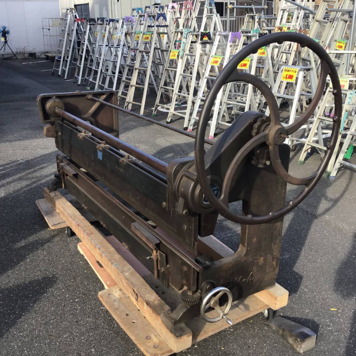 折り曲げ機 プレス機 板 板金形成 作業幅 約 2m10cm 中古サビ