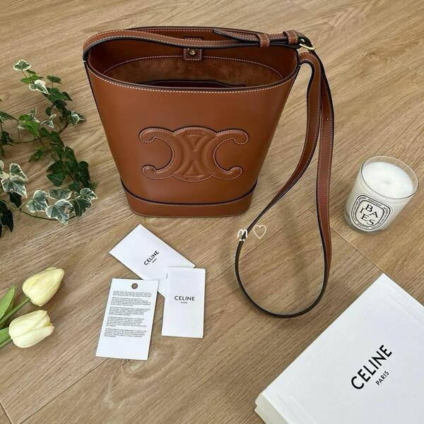 送料無料 現行販売品 CELINE セリーヌ スモールバケット キュイルトリオンフ ショルダーバッグ SMALL BUCKET CUIR TRIOMPHE