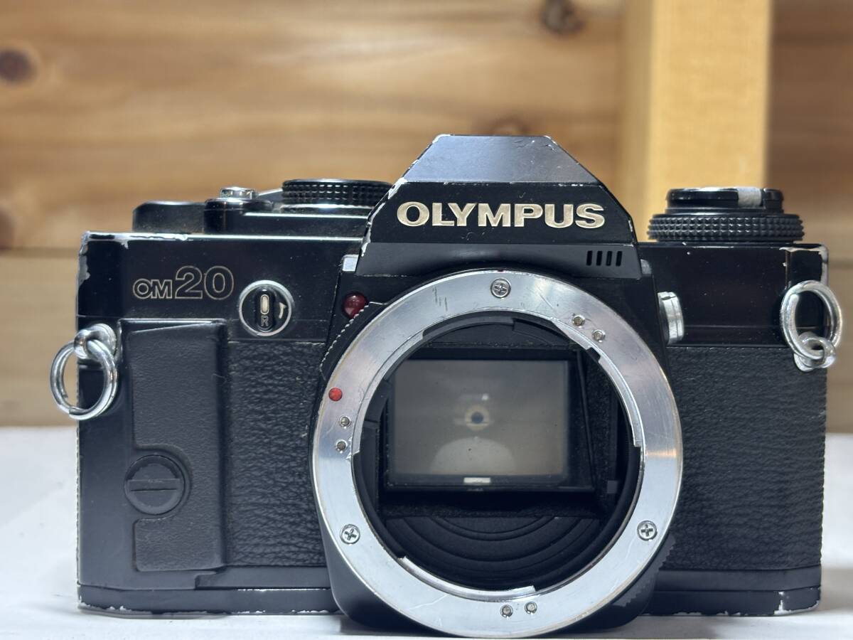 オリンパス OM20 ビンテージ SLR 35mm フィルム カメラ、f/1.8