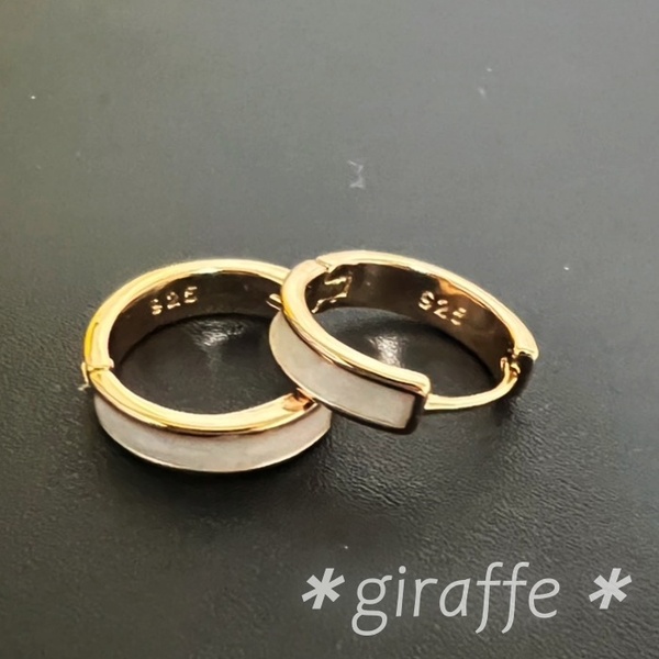 B482 匿名配送 リングピアス レディース シェル シャンパンゴールド フープピアス s925