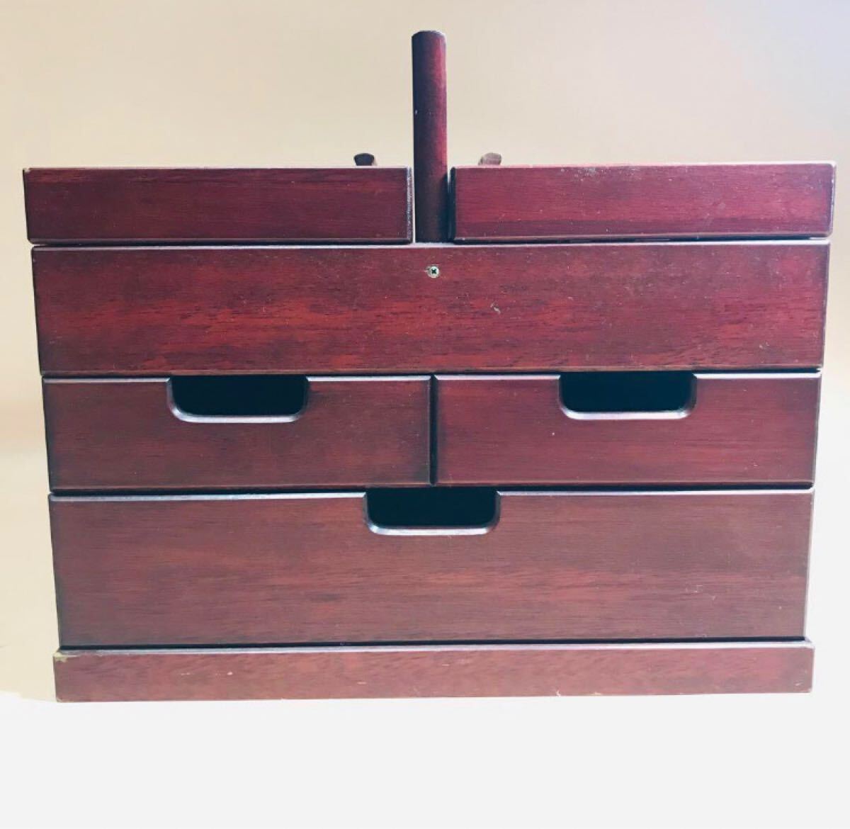 アンティーク　ミニチェスト　小引き出し　小箪笥 Amazon｜三段小引き出し 40×35×35cm アンティークブラウン 木製