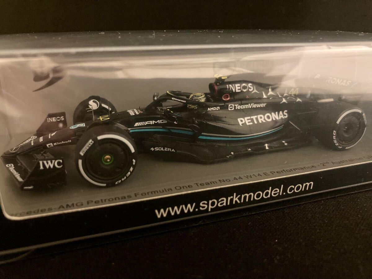 Minichamps 1:43 L. Hamilton Mercedes F1 W05 #44 世界