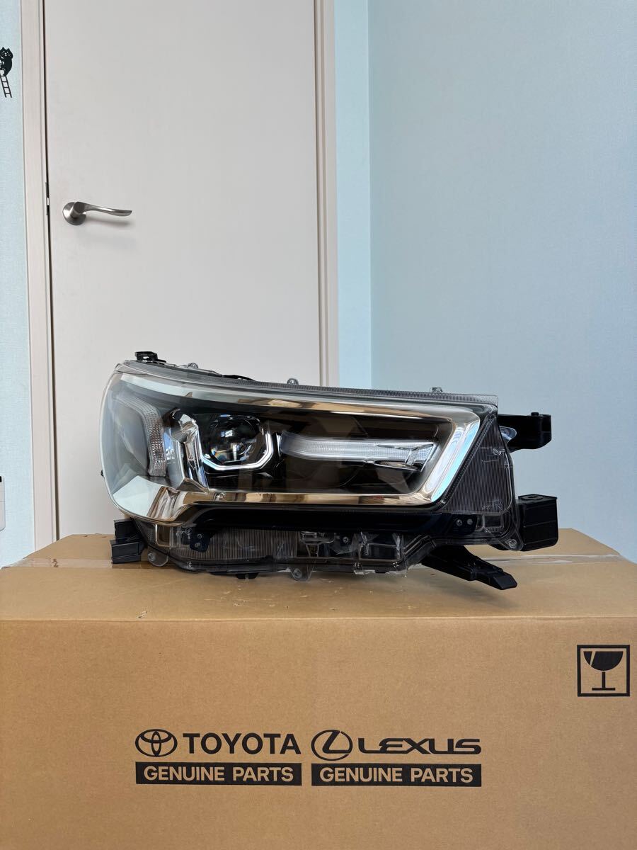 美品 ハイラックス GUN125 後期 Z専用 トヨタ純正 LED 右ヘッドライト KOITO 0K-180 打刻 KR