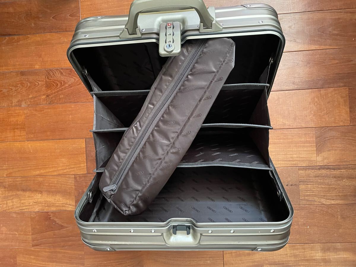 正規店購入★リモワ rimowa トパーズ ビジネストローリー 26★business trolly オリジナル コンパクト チタニウム 機内持ち込み 正規店購入★リモワ rimowa トパーズ ビジネストローリー 26★business trolly オリジナル コンパクト チタニウム 機内持ち込み