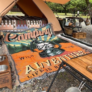 アドベンチャーデザイン ブランケット 130*160cm アウトドア キャンプ 灯油ランプ柄 鮮やかな色と柄で肌触りも最高でコスパも良くオシャレ