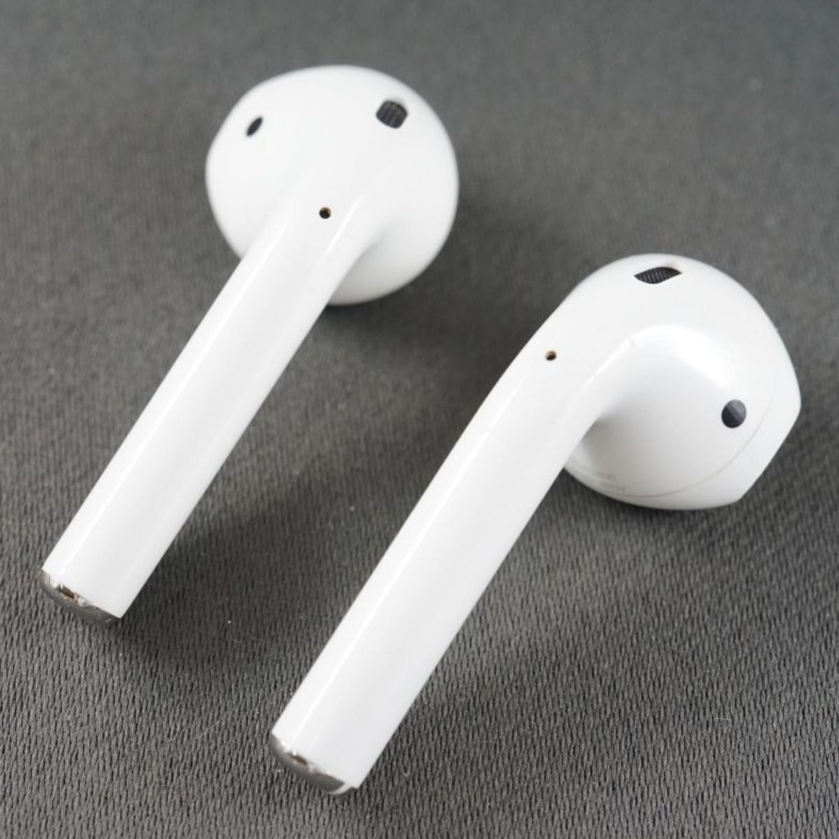 Apple AirPods with Wireless Charging Case エアーポッズ イヤホン USED美品 第二世代 MRXJ2J/A 完動品 中古 V9657 Apple AirPods with Wireless Charging Case エアーポッズ イヤホン USED美品 第二世代 MRXJ2J/A 完動品 中古 V9657