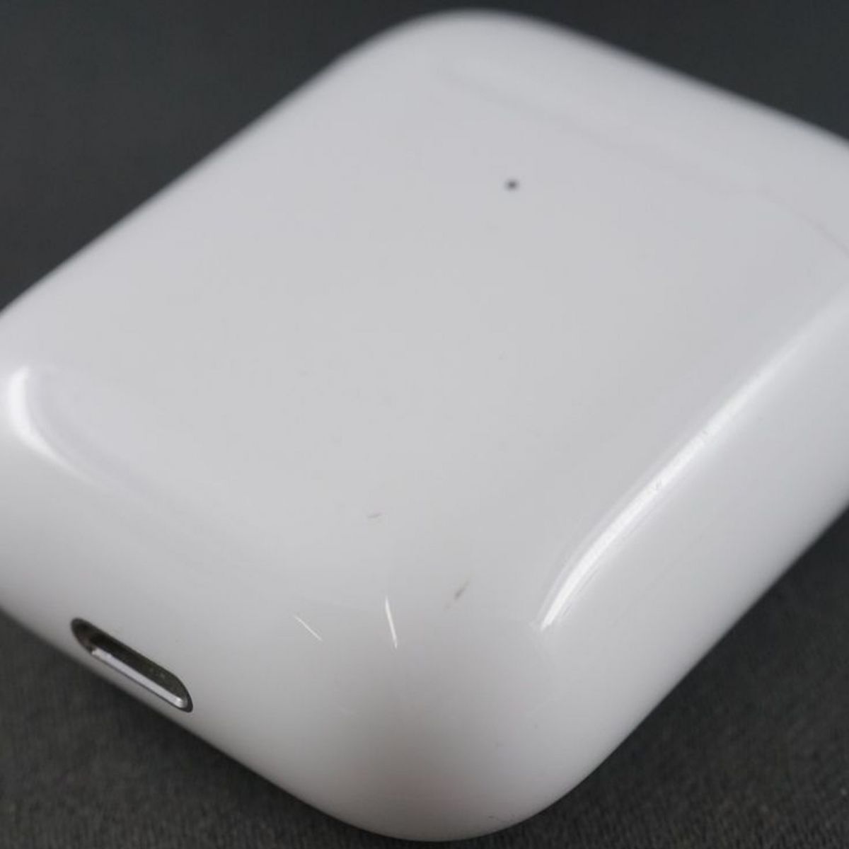 Apple AirPods with Wireless Charging Case エアーポッズ イヤホン USED美品 第二世代 MRXJ2J/A 完動品 中古 V9657 Apple AirPods with Wireless Charging Case エアーポッズ イヤホン USED美品 第二世代 MRXJ2J/A 完動品 中古 V9657