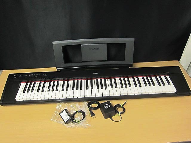 美品YAMAHA DGX-305 ピアノ電子キーボードペダル付き