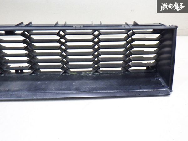 【装着可能】 TOYOTA トヨタ 純正 TE71 70系 カローラ フロント グリル ラジエーター グリル 外装 即納 棚 2F-Q-2 【装着可能】 TOYOTA トヨタ 純正 TE71 70系 カローラ フロント グリル ラジエーター グリル 外装 即納 棚 2F-Q-2