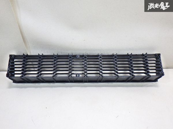 【装着可能】 TOYOTA トヨタ 純正 TE71 70系 カローラ フロント グリル ラジエーター グリル 外装 即納 棚 2F-Q-2 【装着可能】 TOYOTA トヨタ 純正 TE71 70系 カローラ フロント グリル ラジエーター グリル 外装 即納 棚 2F-Q-2