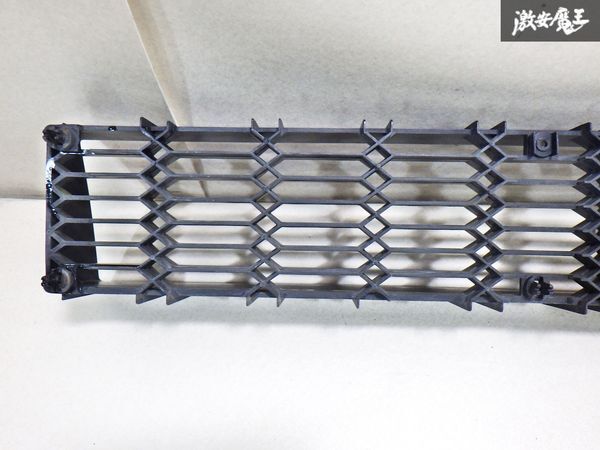 【装着可能】 TOYOTA トヨタ 純正 TE71 70系 カローラ フロント グリル ラジエーター グリル 外装 即納 棚 2F-Q-2 【装着可能】 TOYOTA トヨタ 純正 TE71 70系 カローラ フロント グリル ラジエーター グリル 外装 即納 棚 2F-Q-2
