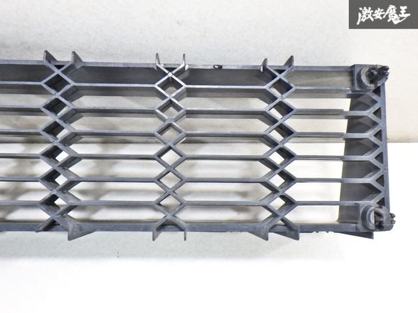 【装着可能】 TOYOTA トヨタ 純正 TE71 70系 カローラ フロント グリル ラジエーター グリル 外装 即納 棚 2F-Q-2 【装着可能】 TOYOTA トヨタ 純正 TE71 70系 カローラ フロント グリル ラジエーター グリル 外装 即納 棚 2F-Q-2