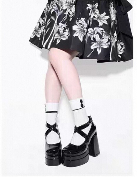 ロリータ 靴 ヒール 厚底 パンプス ゴシック ゴスロリ ロリータシューズ Lolita メイド 丸トウ 太ヒール リボン ストラップ コスチューム