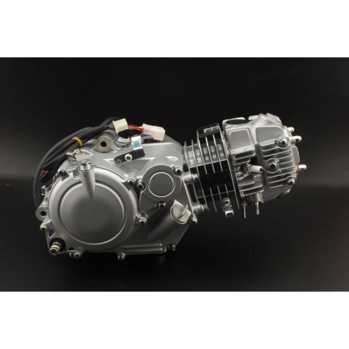 ダックス125！GPXエンジンにFCRキャブ搭載のモンスターマシン