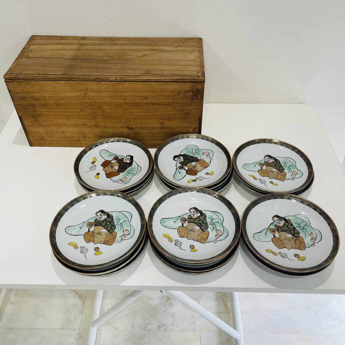 新品 九谷焼 七福神 錦栄作 縁起物 7枚セット 箱付き 伝統工芸 皿 中皿 Yahoo!オークション -「七福神」(皿) (九谷)の落札相場・落札価格