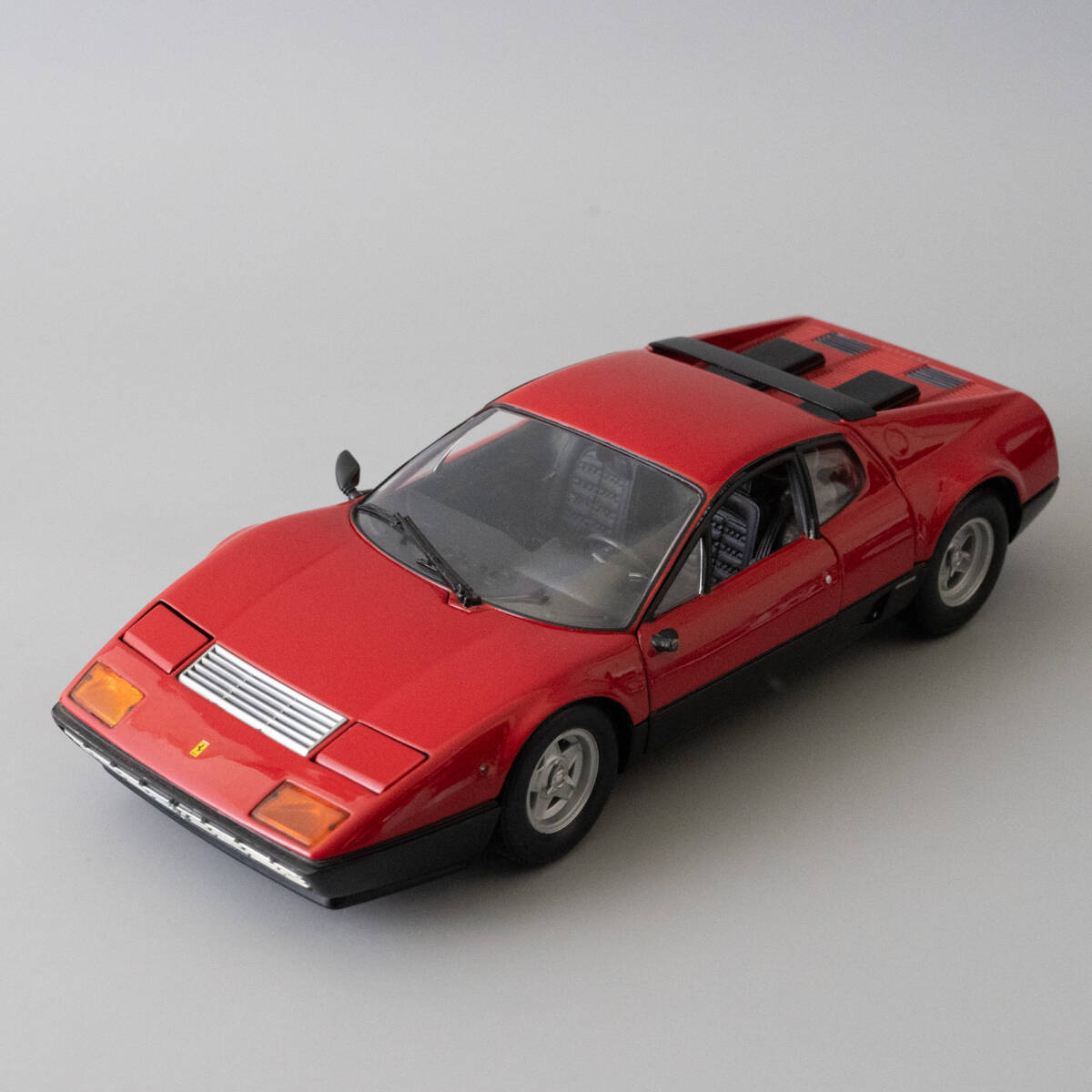 京商　KYOSHO 1/18 フェラーリ512 BB （ブラック） Amazon | Kyosho 京商 1/18 Ferrari フェラーリ 512BB ブラック