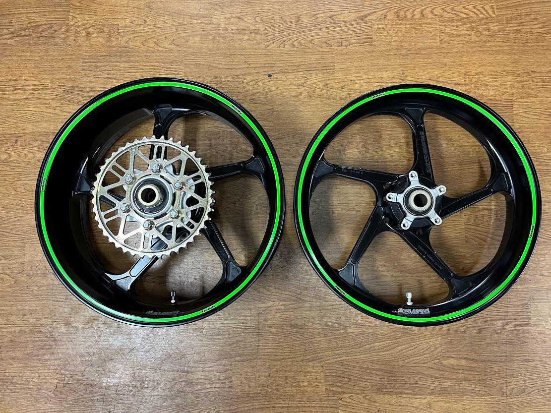 Yahoo!オークション -「zx14rホイール」(セット) (カワサキ用)の Yahoo!オークション -「zx14rホイール」(セット) (カワサキ用)の