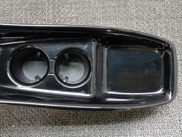 【個人宅配不可】中古 トヨタ プリウス ZVW52 純正 センターコンソール アームレスト (棚312-D306)