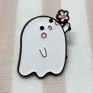 【ピンバッジ】お花を持ったおばけ Ghost 可愛い ハロウィン