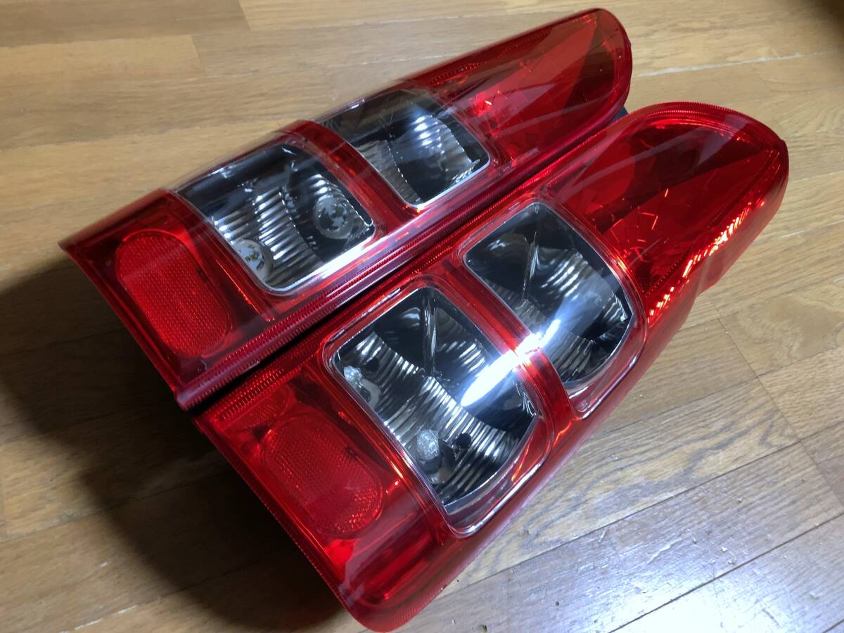 ハイエース LED 200系 EAGLE EYES TY788 イーグルアイ Yahoo!オークション -「ハイエース イーグルアイ」の落札相場