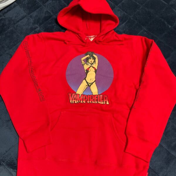 激レア 新品 未着用 17ss Supreme Vampirella パーカー 赤 XLサイズ シュプリーム 有名人着用カラー