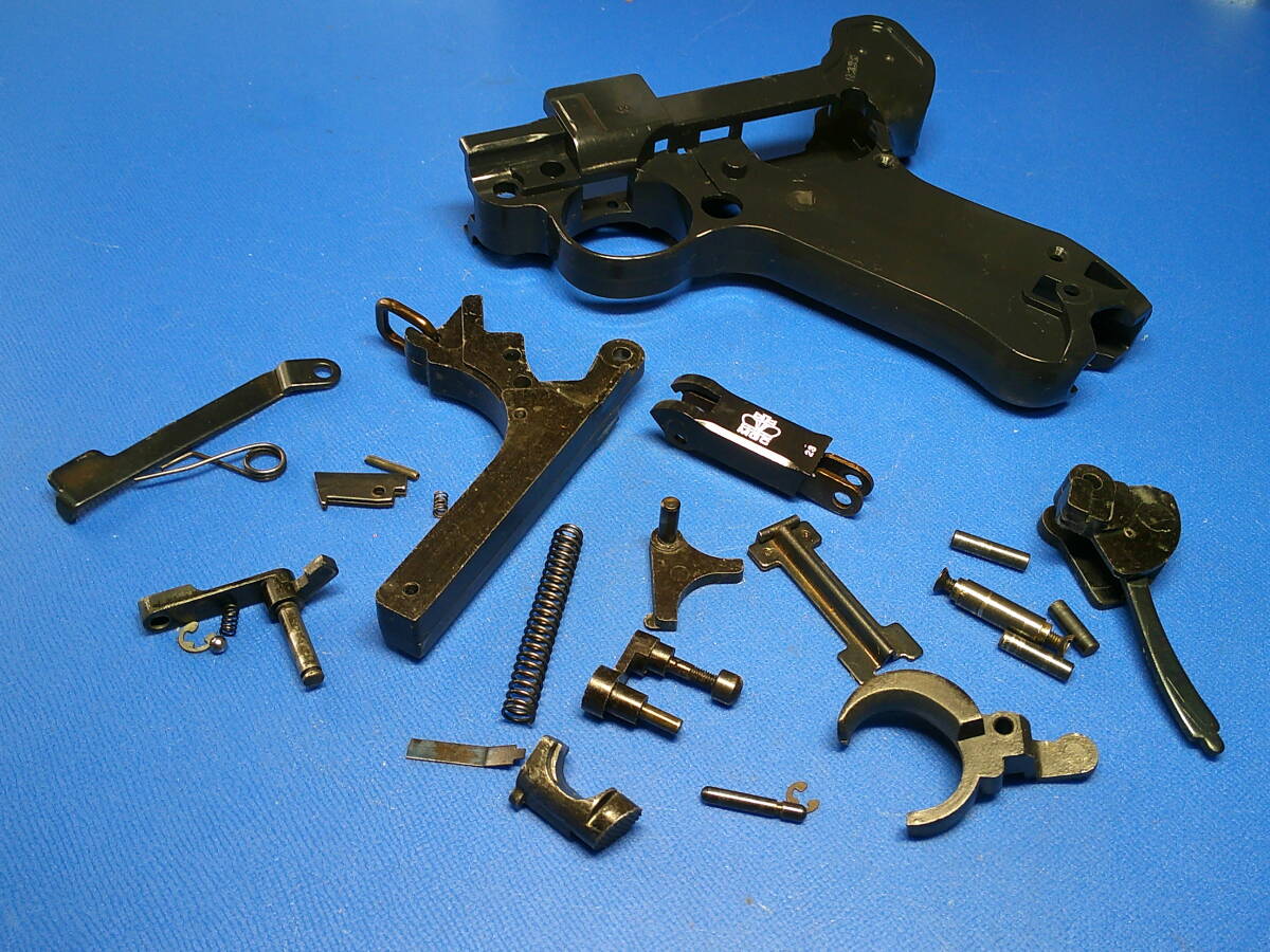 LUGER P-08 8インチ パーツ欠落品 - メルカリ