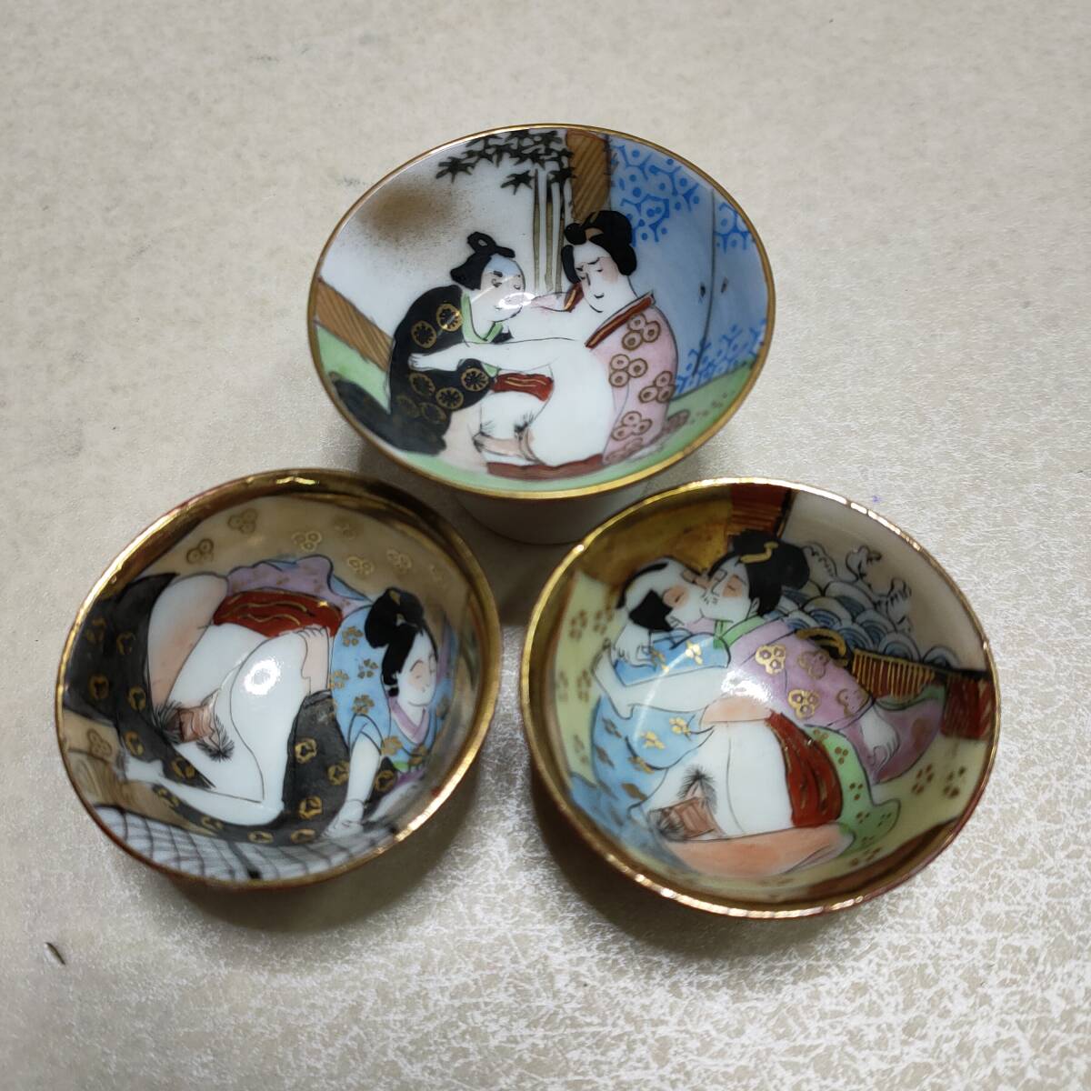 Yahoo!オークション -「浮世絵春画」(酒器) (九谷)の落札相場 Yahoo!オークション -「浮世絵春画」(酒器) (九谷)の落札相場
