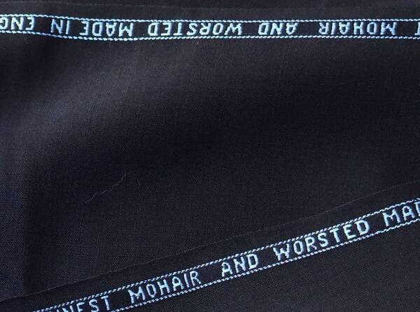 デッドストック/ビンテージ 英国 60% Finest Mohair & worthted ブラックもしくは濃紺 無地 約2.8m
