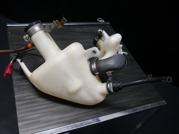 Yahoo!オークション -「nsr250 mc21 オイルタンク」(オートバイ Yahoo!オークション -「nsr250 mc21 オイルタンク」(オートバイ
