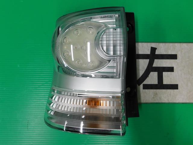 タント DBA-L375S 左テールランプ カスタムX KF-VE R49 81560-B2440