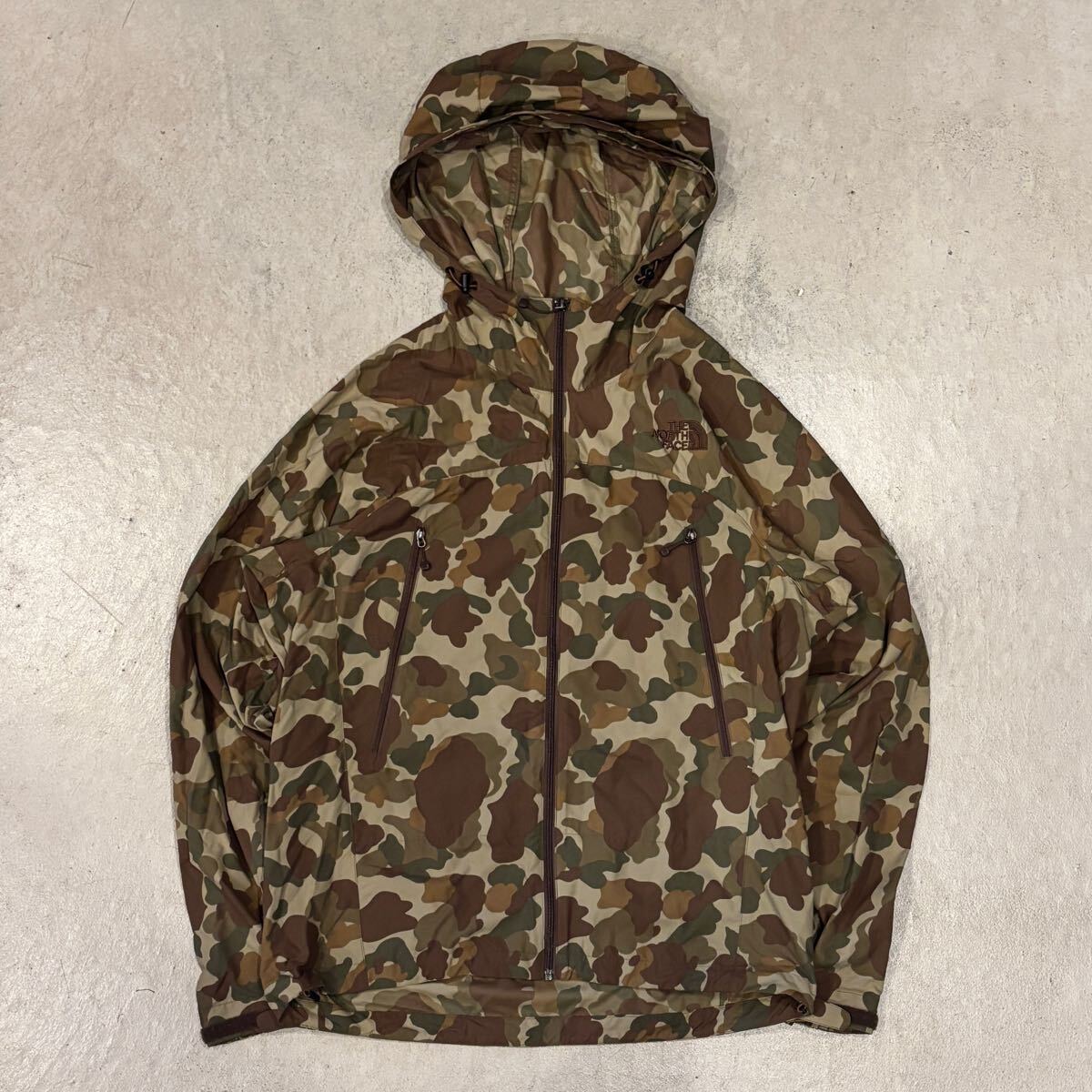 【THE NORTH FACE】ザノースフェイス マウンテン ナイロン パーカー フーディー メンズ M 迷彩 カモフラ 総柄 ロゴ 刺繍 アウトドア 正規
