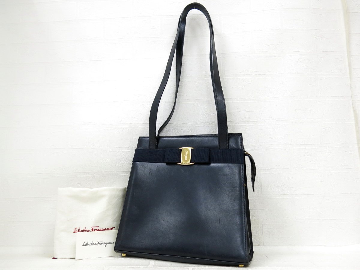 【美品】Salvatore Ferragamo 黒 ネイビー リボン 24cm Yahoo!オークション -「フェラガモ バッグ ヴァラ 紺」(かばん