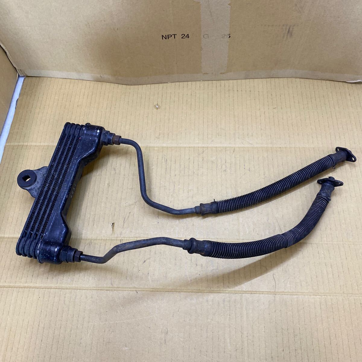  Honda CBX400F? маслоохладитель 100