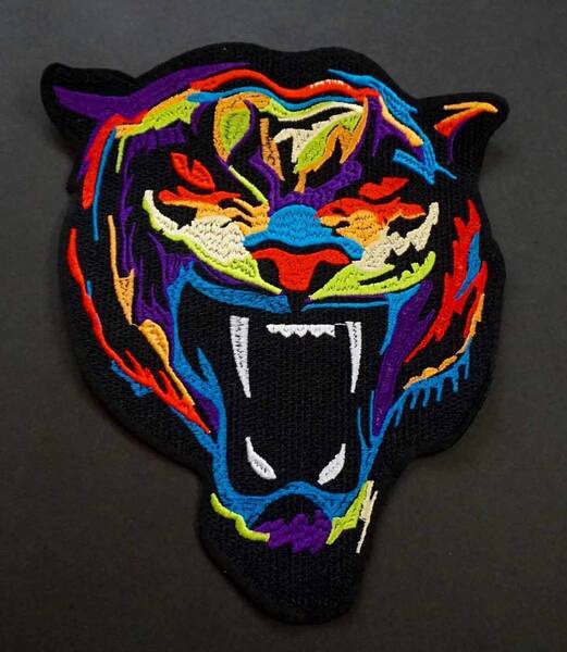 大型■《現代美術FR彩色虎顔》激渋■新品『カラフルな虎』colourful Tiger 芸術 アート豪華 ゴージャス 刺繍ワッペン■洋服・衣類・衣服DIY