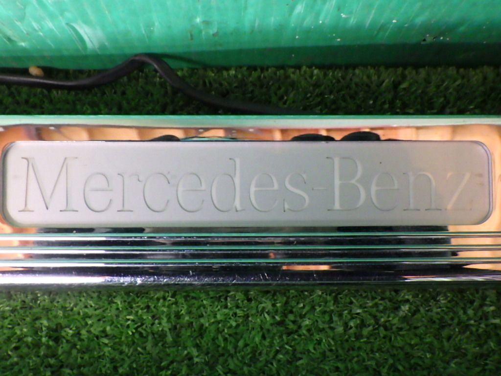 ベンツCLS550[W219]水色イルミ付 スカッフプレート A2196800235 A2196800135