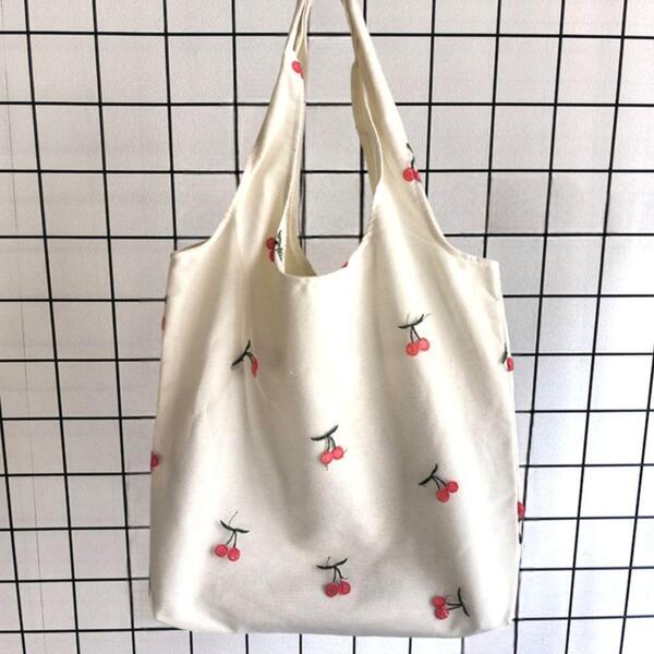 チュール バッグ レディース A4 トートバッグ さくらんぼ キャンバス 大容量 可愛い サブバッグ おしゃれ ホワイト 白