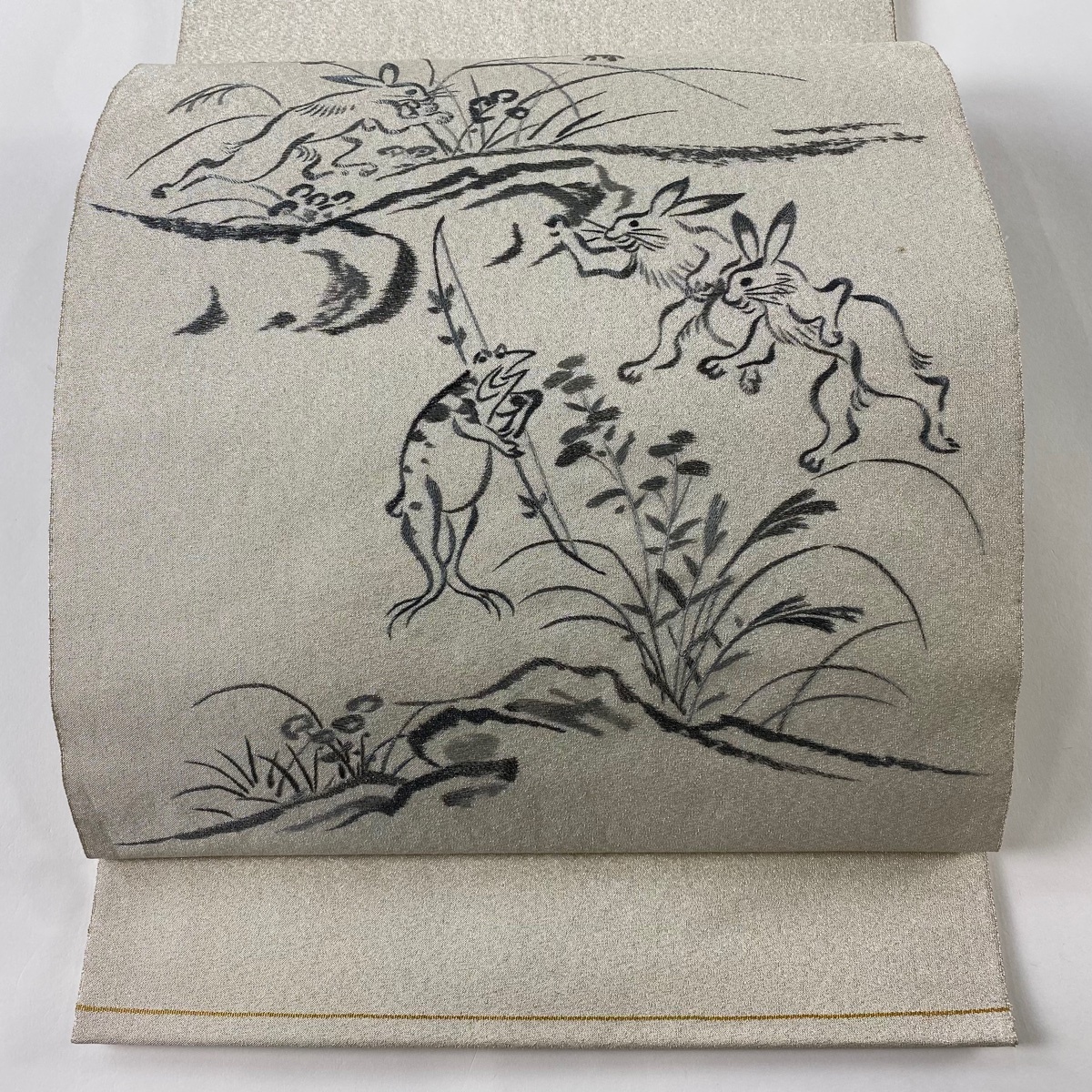 袋帯 逸品 関西仕立て 鳥獣戯画 銀糸 銀色 お太鼓柄 正絹 【中古】
