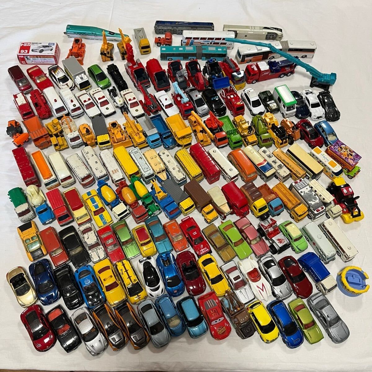 Yahoo!オークション - TOMICA トミカ ミニカーなど大量セット 約