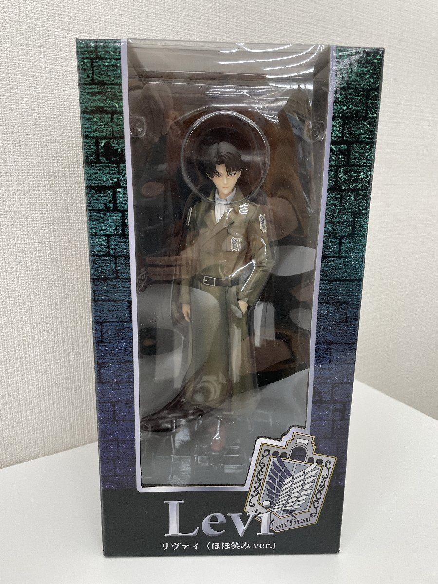 リヴァイ ほほ笑みver. coat style 進撃の巨人 PVC&ABS製塗装済み完成品 ユニバーサル・スタジオ・ジャパン限定 3916-N-4-4-0212
