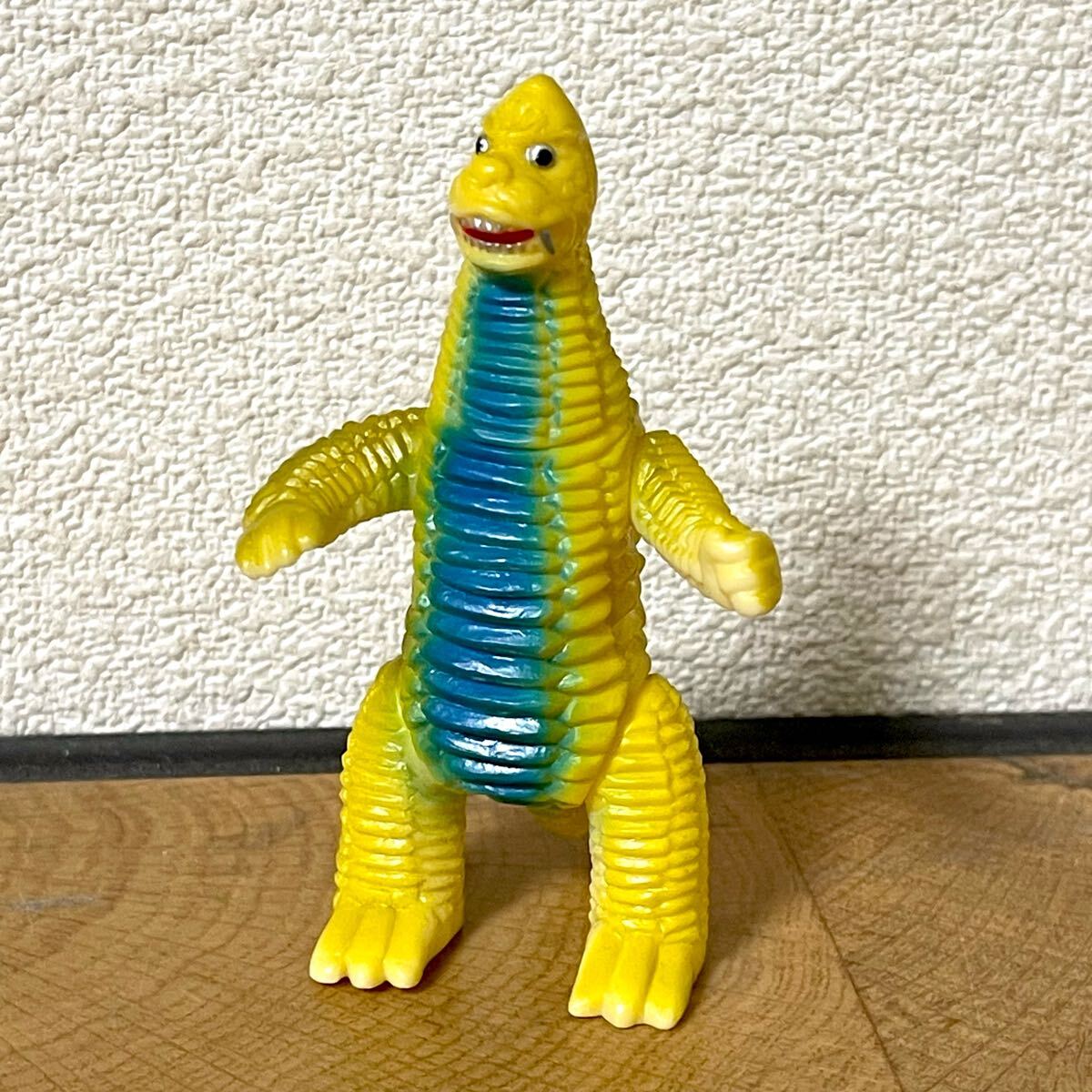Yahoo!オークション -「ブルマァクソフビ」(レッドキング) (怪獣 Yahoo!オークション -「ブルマァクソフビ」(レッドキング) (怪獣